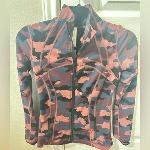 Lululemon Define Jacket Heritage 365 Camo Smoky Red Night Sea Multi